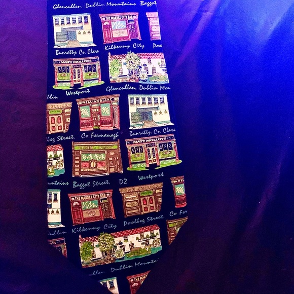 💐Men’s Pubs of Ireland Tie💐 - Picture 3 of 6